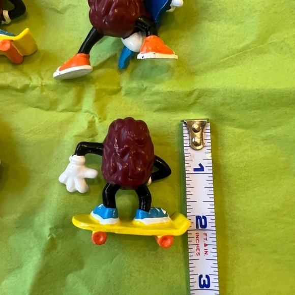 California Raisins Figurines set of 6 Vtg 1988 Collectors Toys 80s Cartoon - Picture 5 of 5